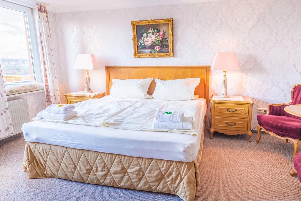 Romantisches Hotel Zur Traube Schwerin Schwerin  Szoba fotó